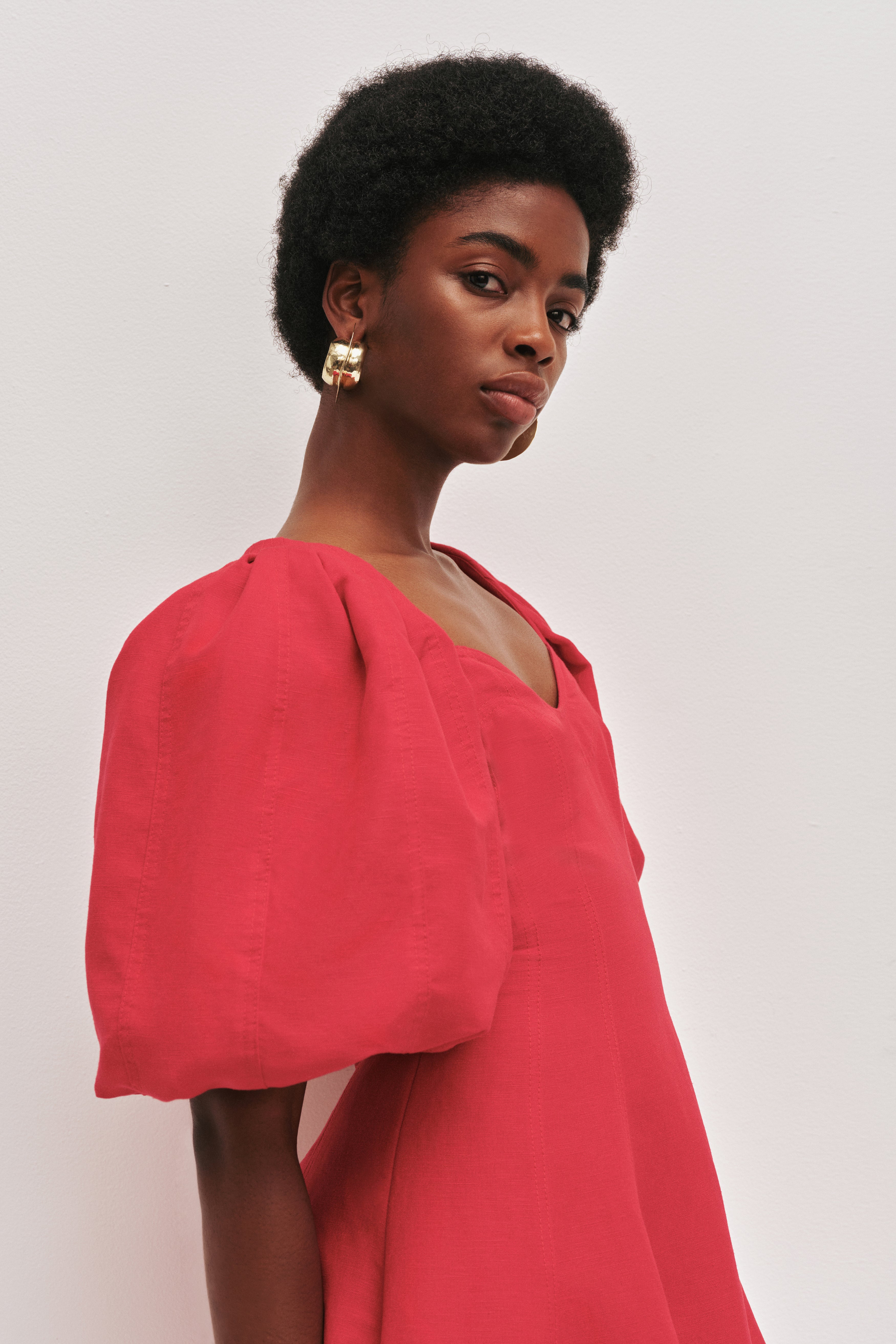 26RE5589_SCAR-RED_7_1764538767