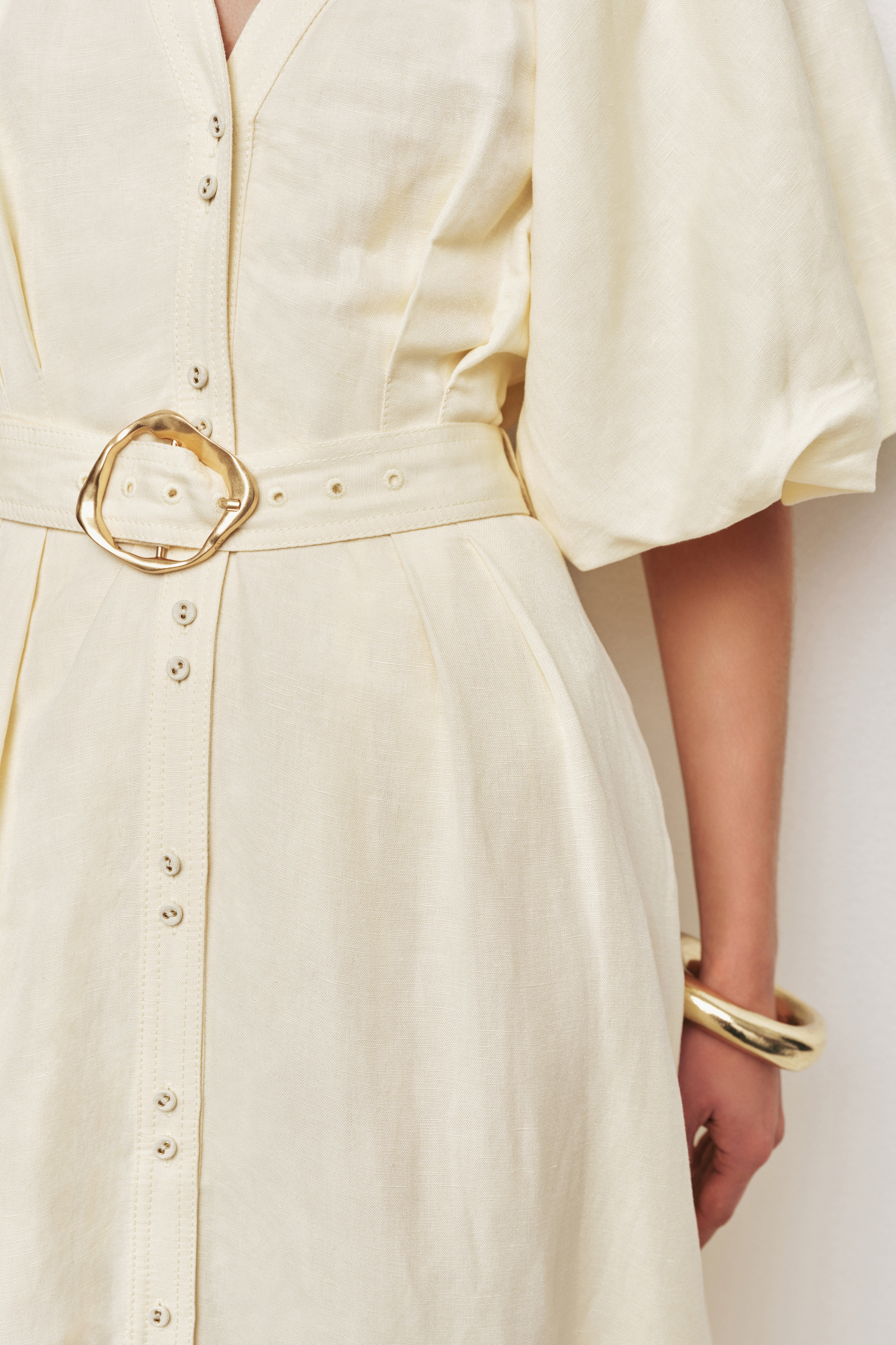 26RE5593_BTR-YLW_4_1761513878