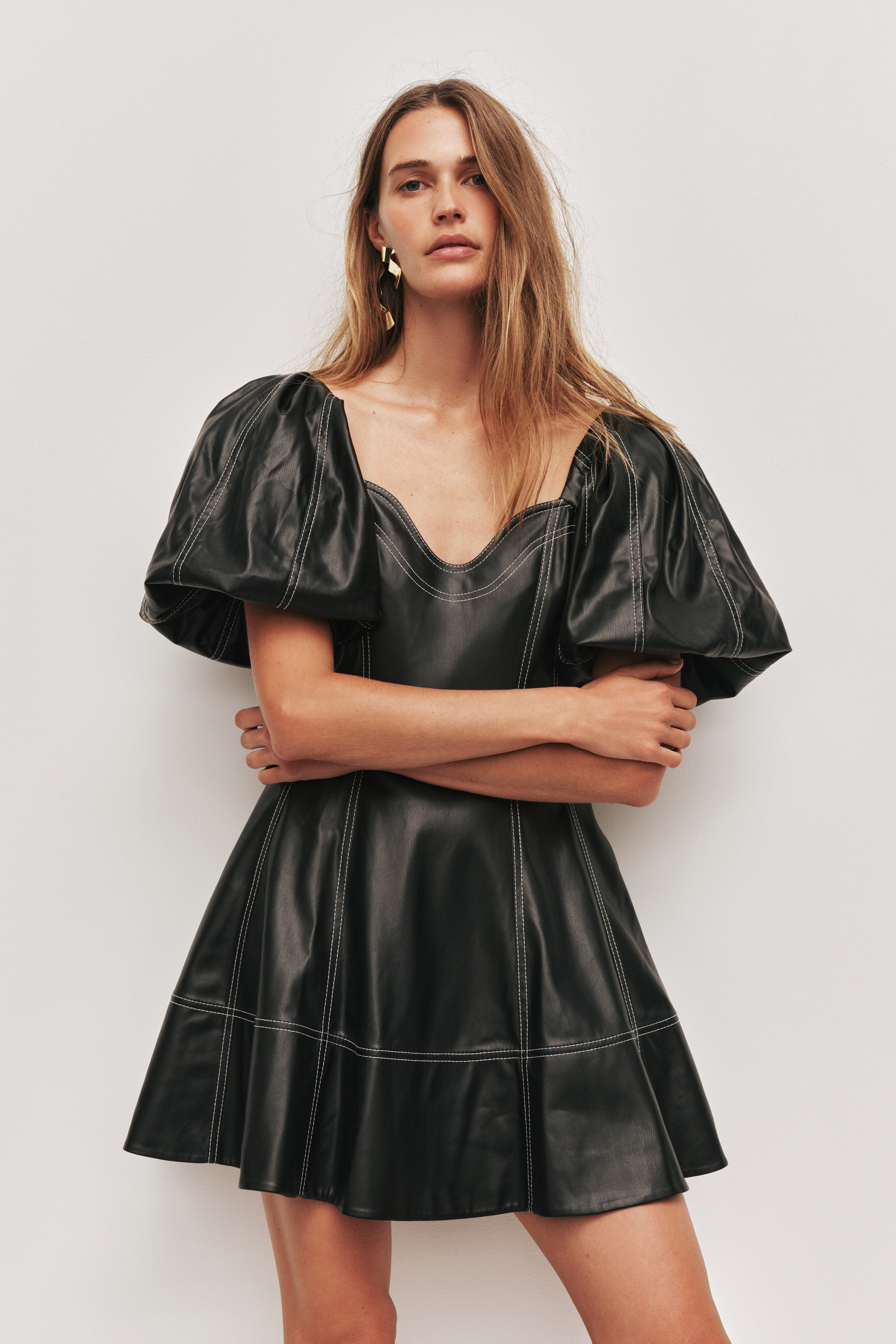 26RE5604_BLK_3_1759111242