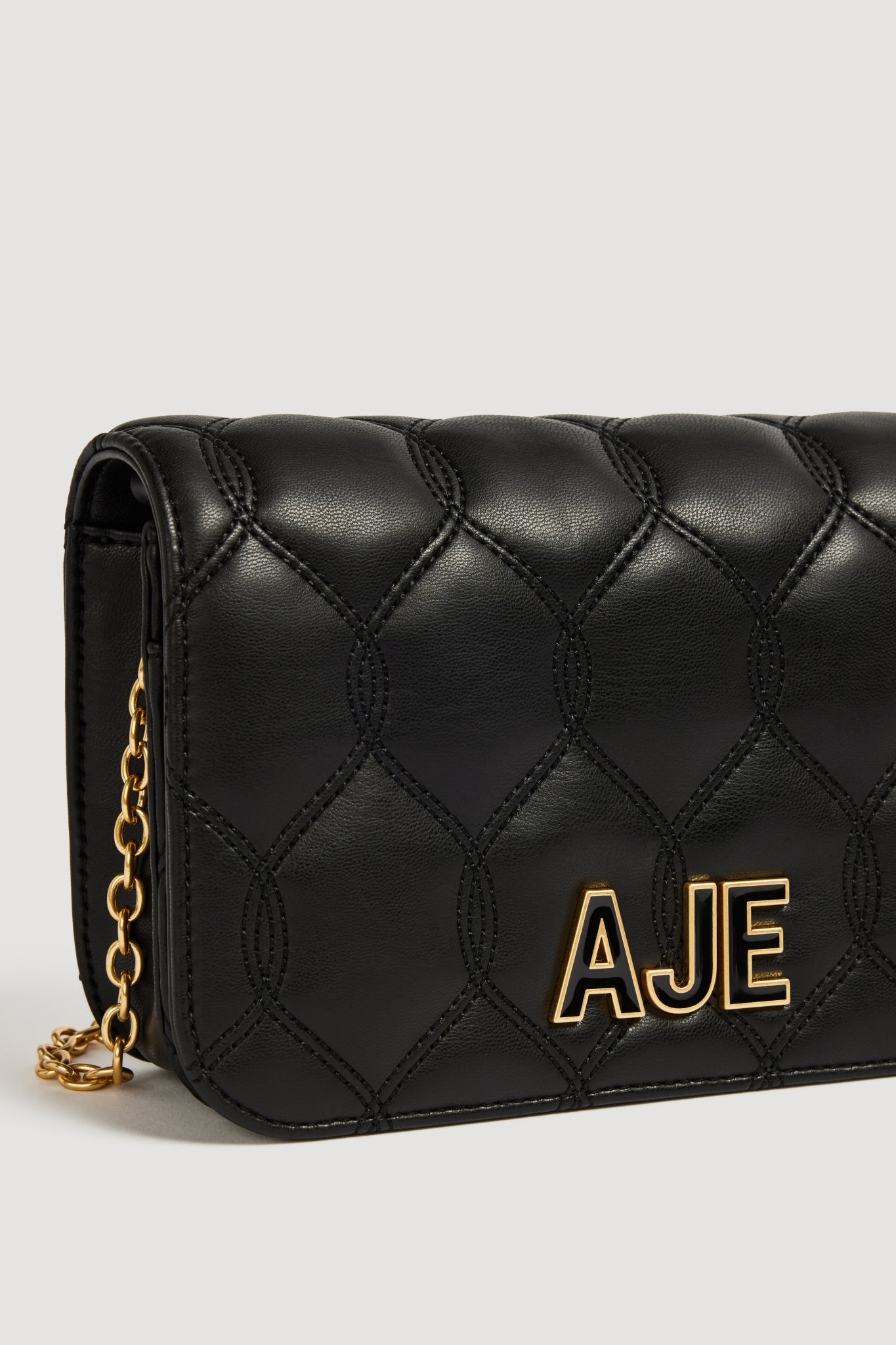 26RE6591_BLK_5_udazlr_1758780281