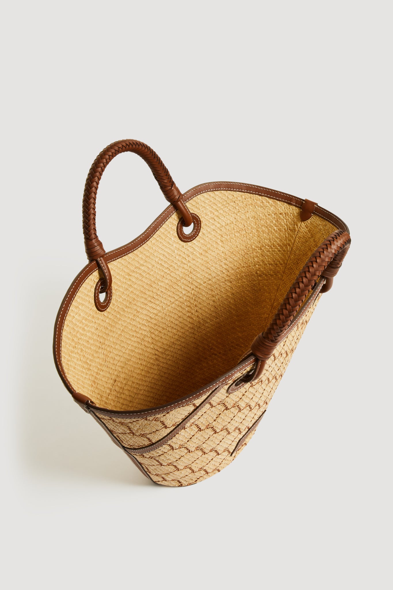 26RE6729_NAT-AMB-BR_4_1761284826