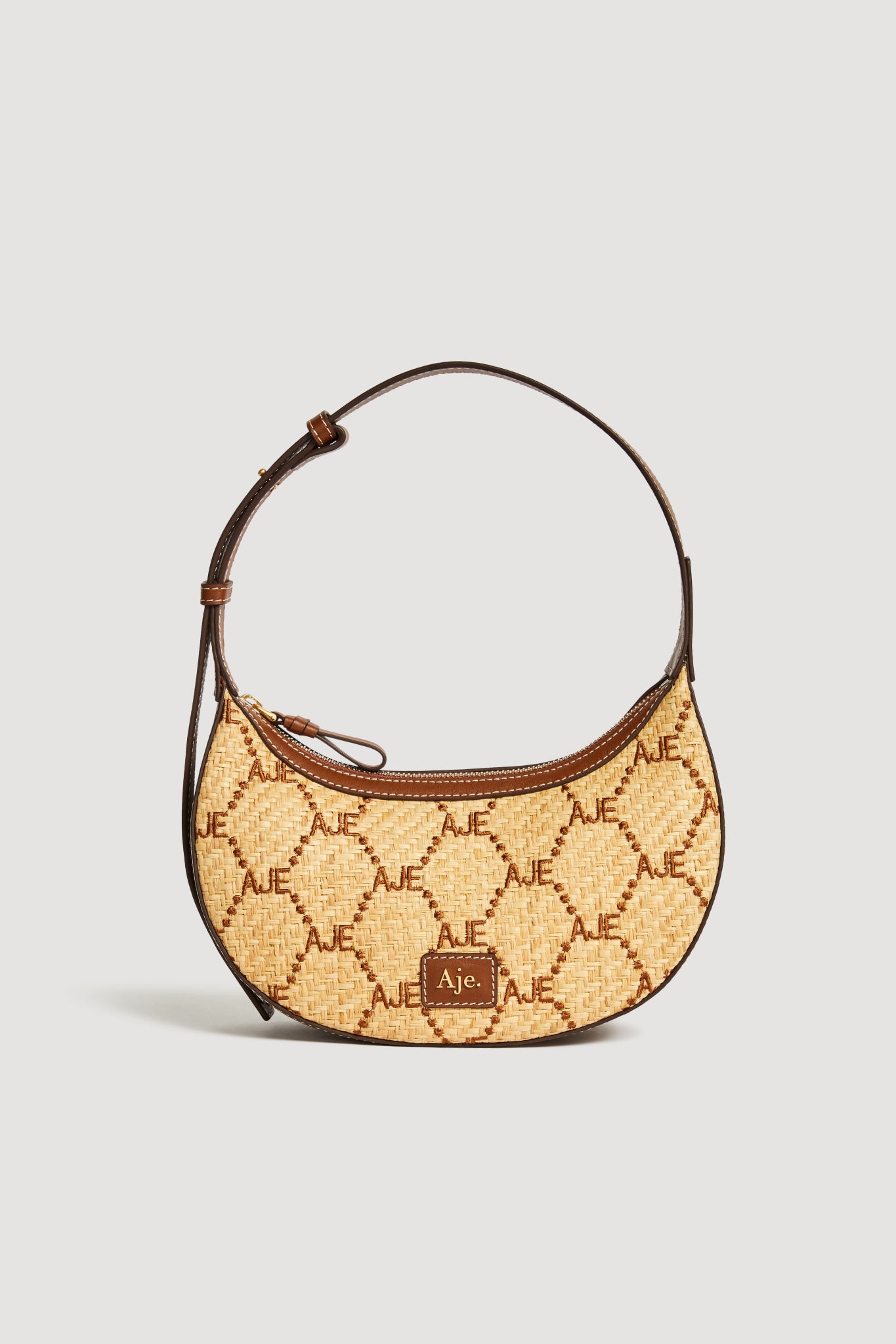 26RE6730_NAT-AMB-BR_1_1761284906