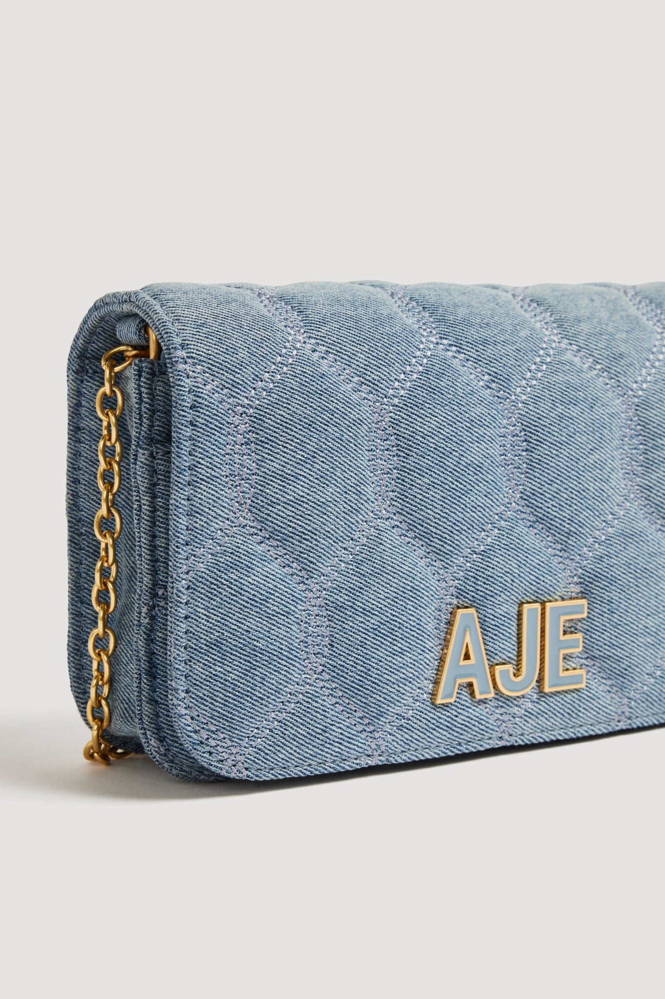 26RE6817_COASTAL-WASH_3_1760677463