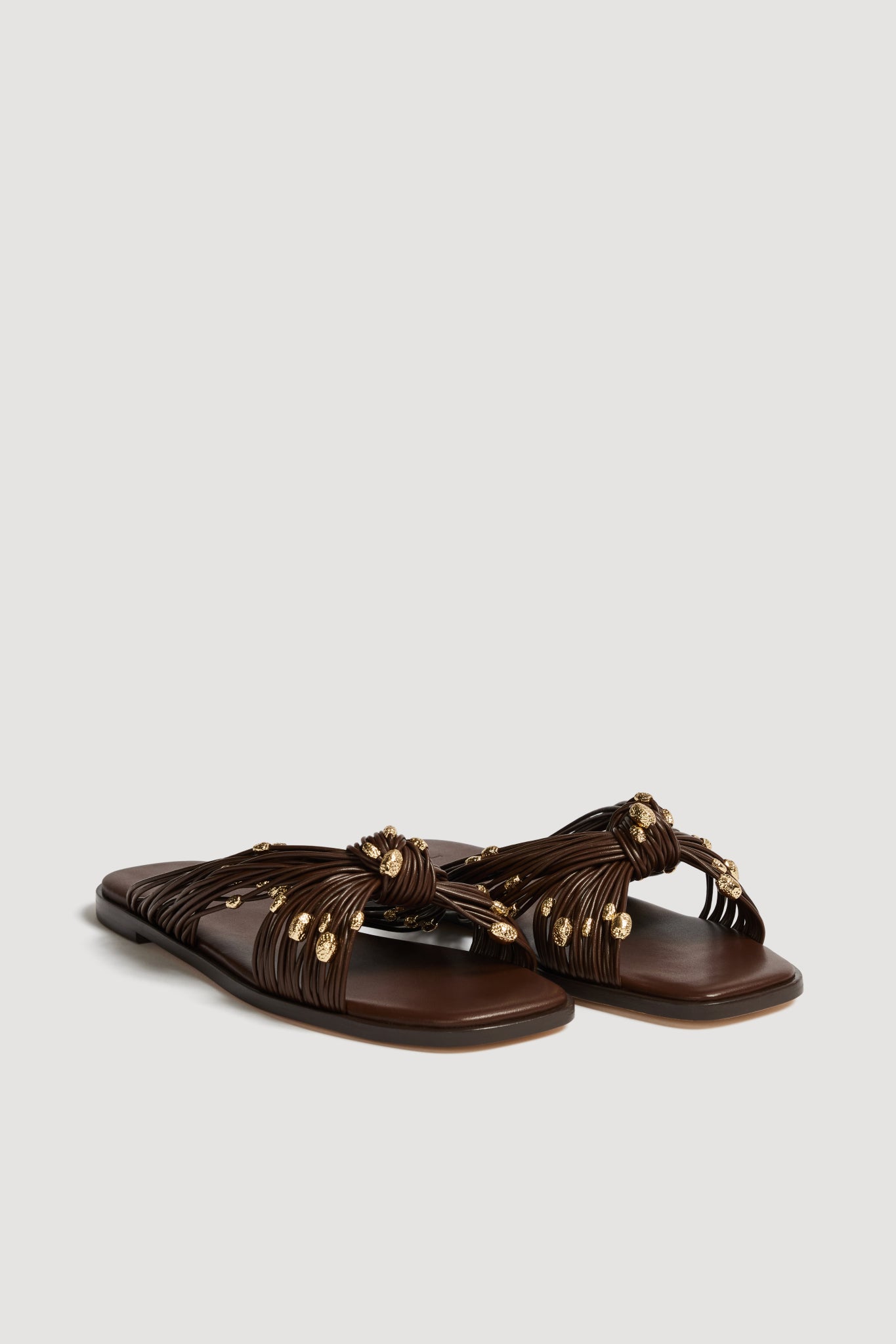 26RE7570_CHOC_4_1759286554