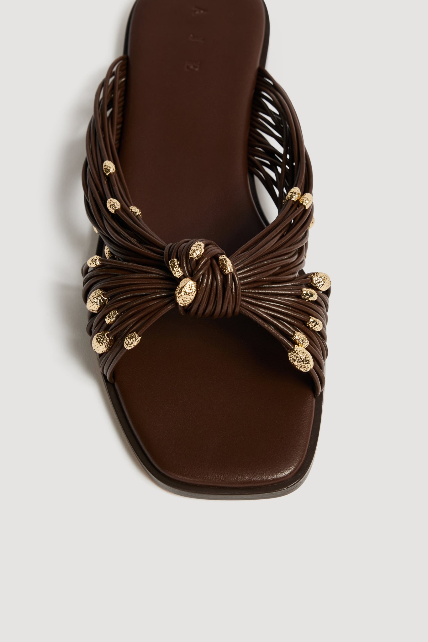 26RE7570_CHOC_5_1759286560