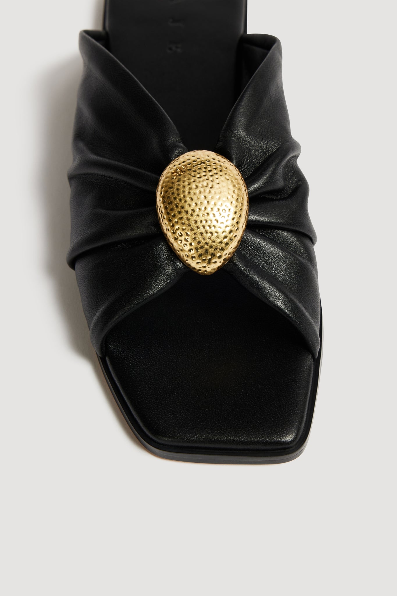 26RE7651_BLK_5_1758716947