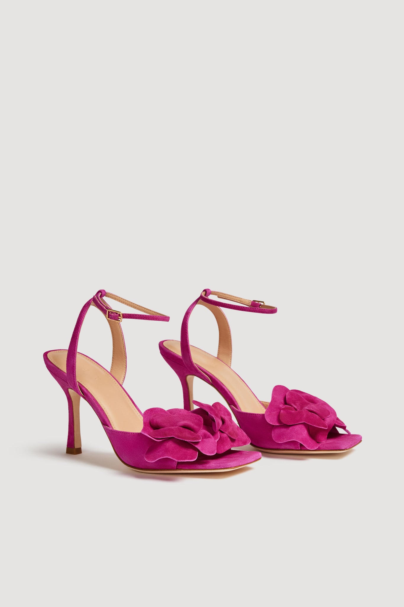 26RE7755_MGNTA_2_1760680252