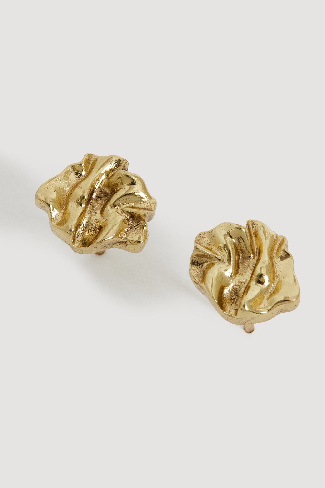 26RE9533_GLD_1_1773720421
