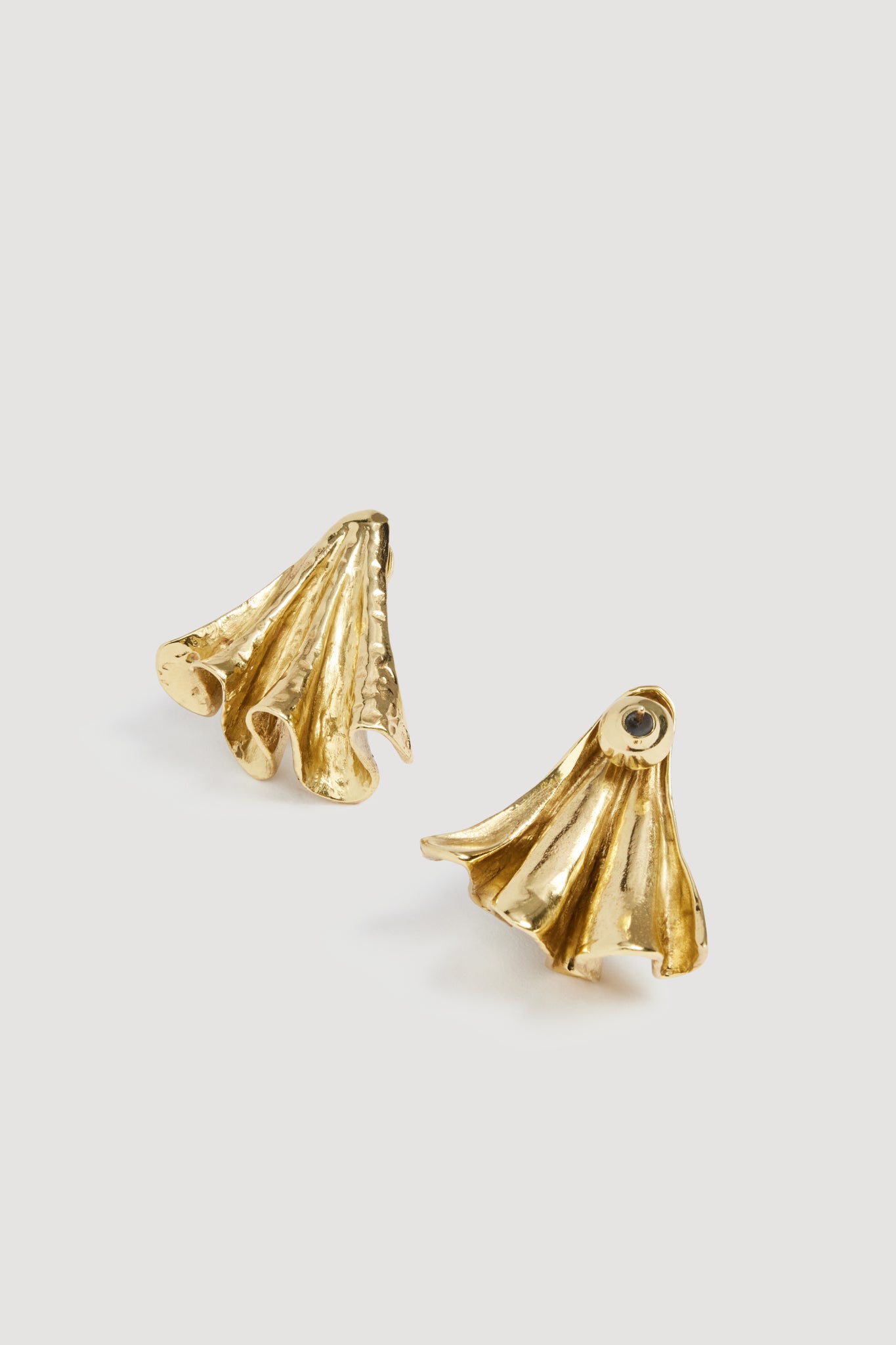 26RE9706_GLD_3_1758722146