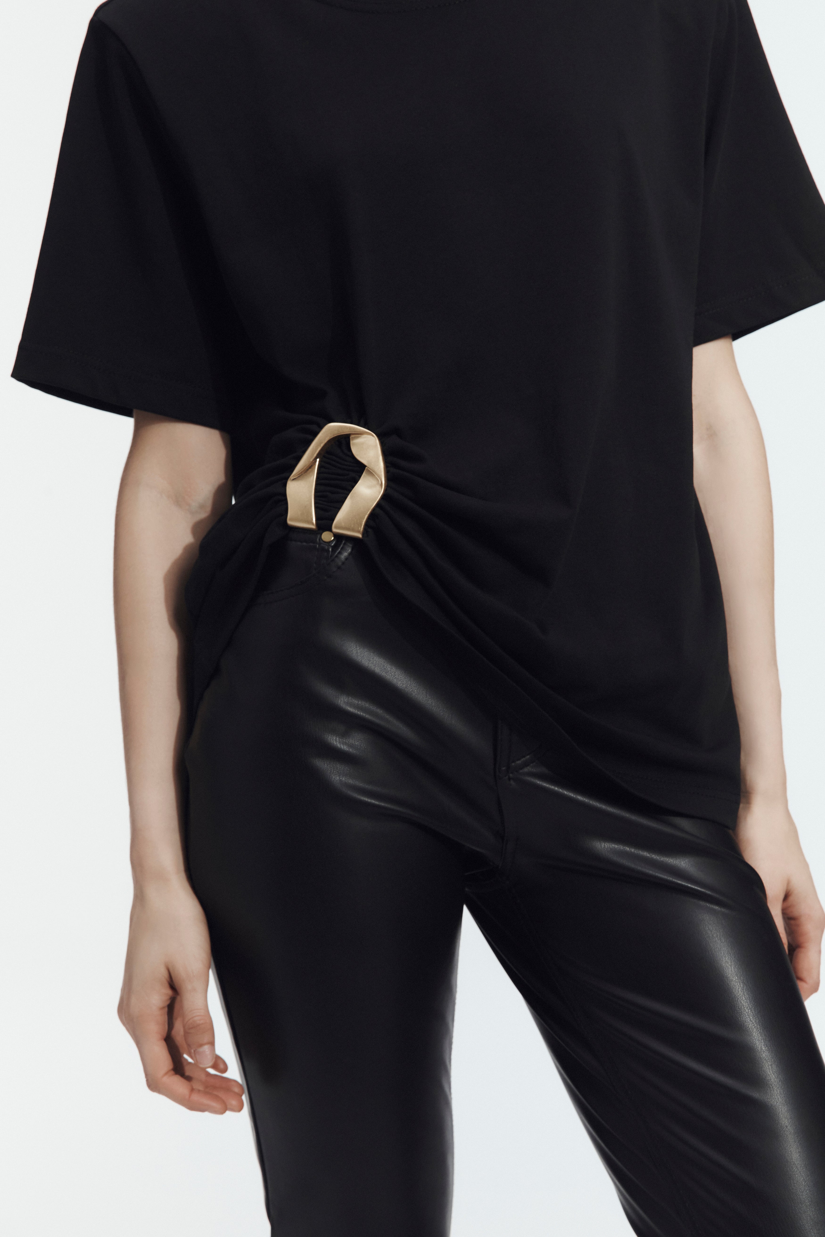26SS1466_BLK_4_1784261156