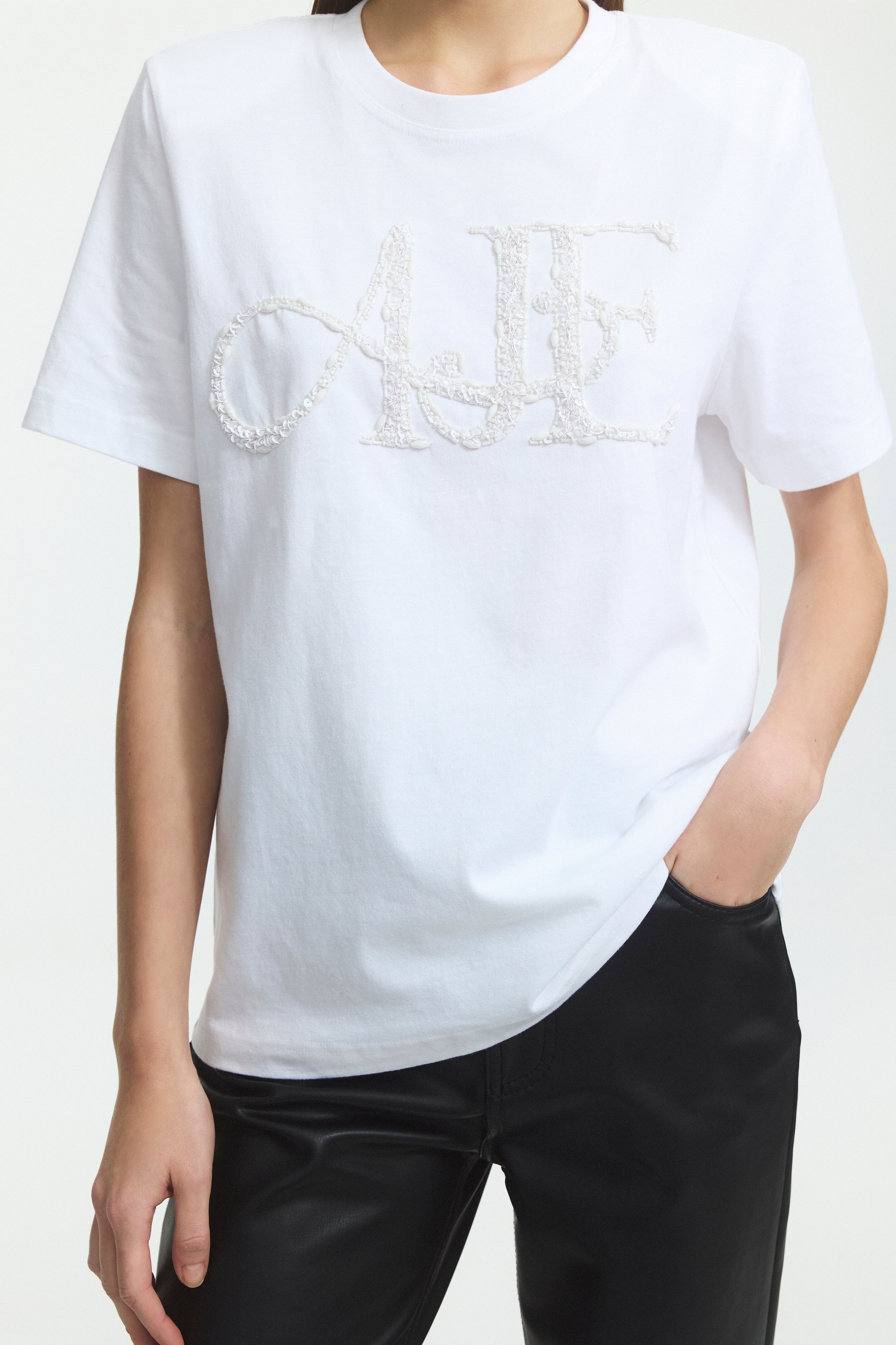26SS1741_WHT-WHT_3_1783403428