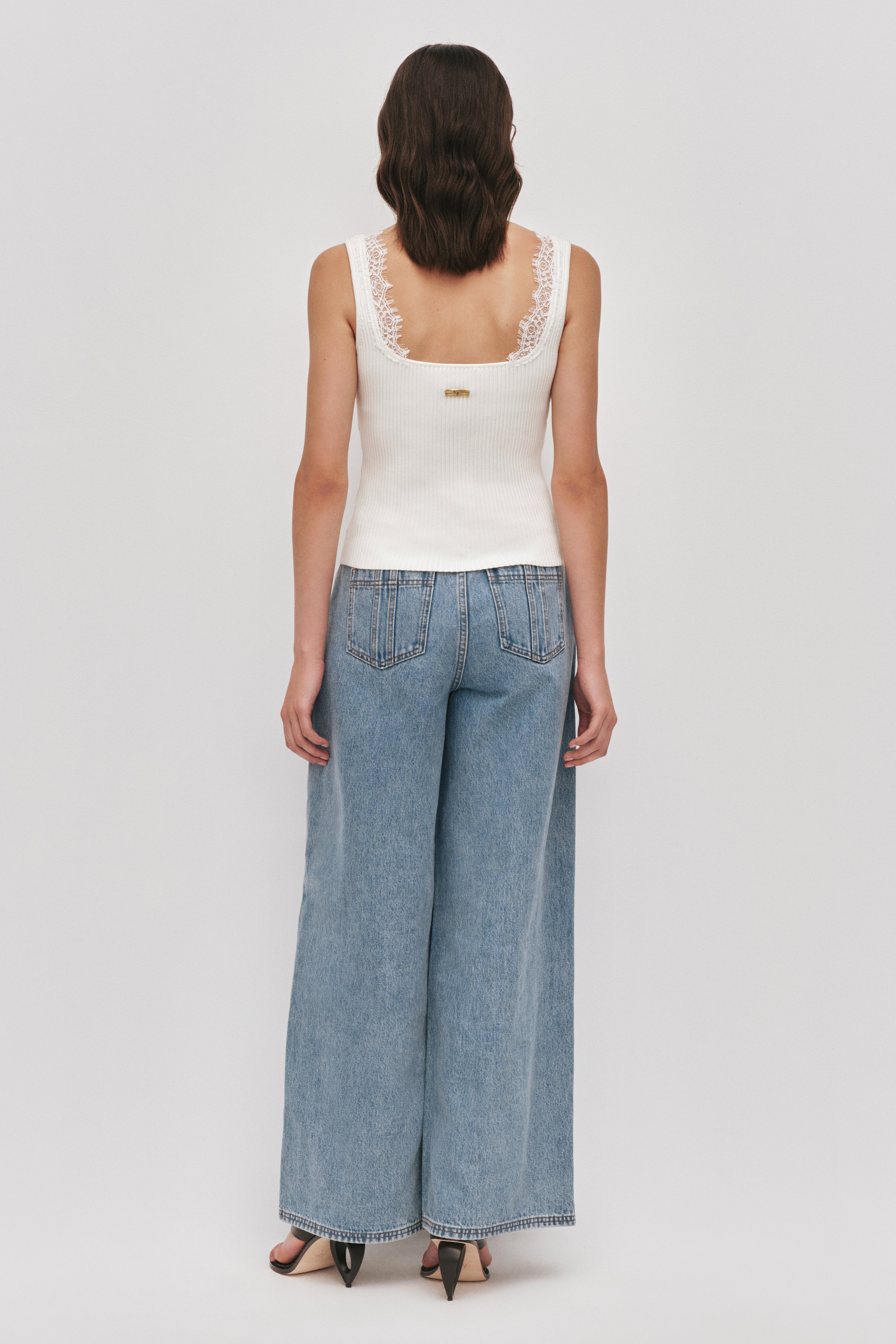 26SU1495_IVRY_6_1770618942