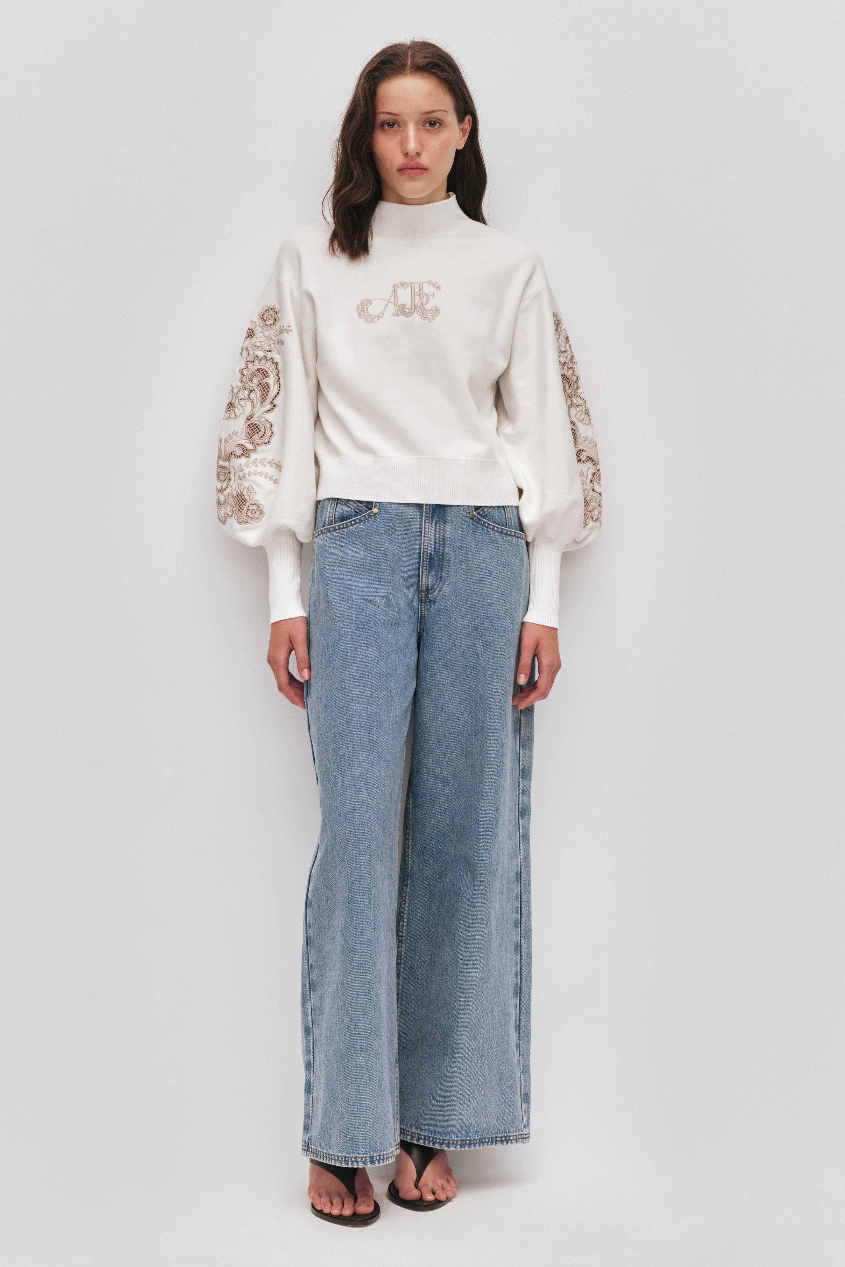 26SU1504_IVRY-ECRBG_1_1770596967