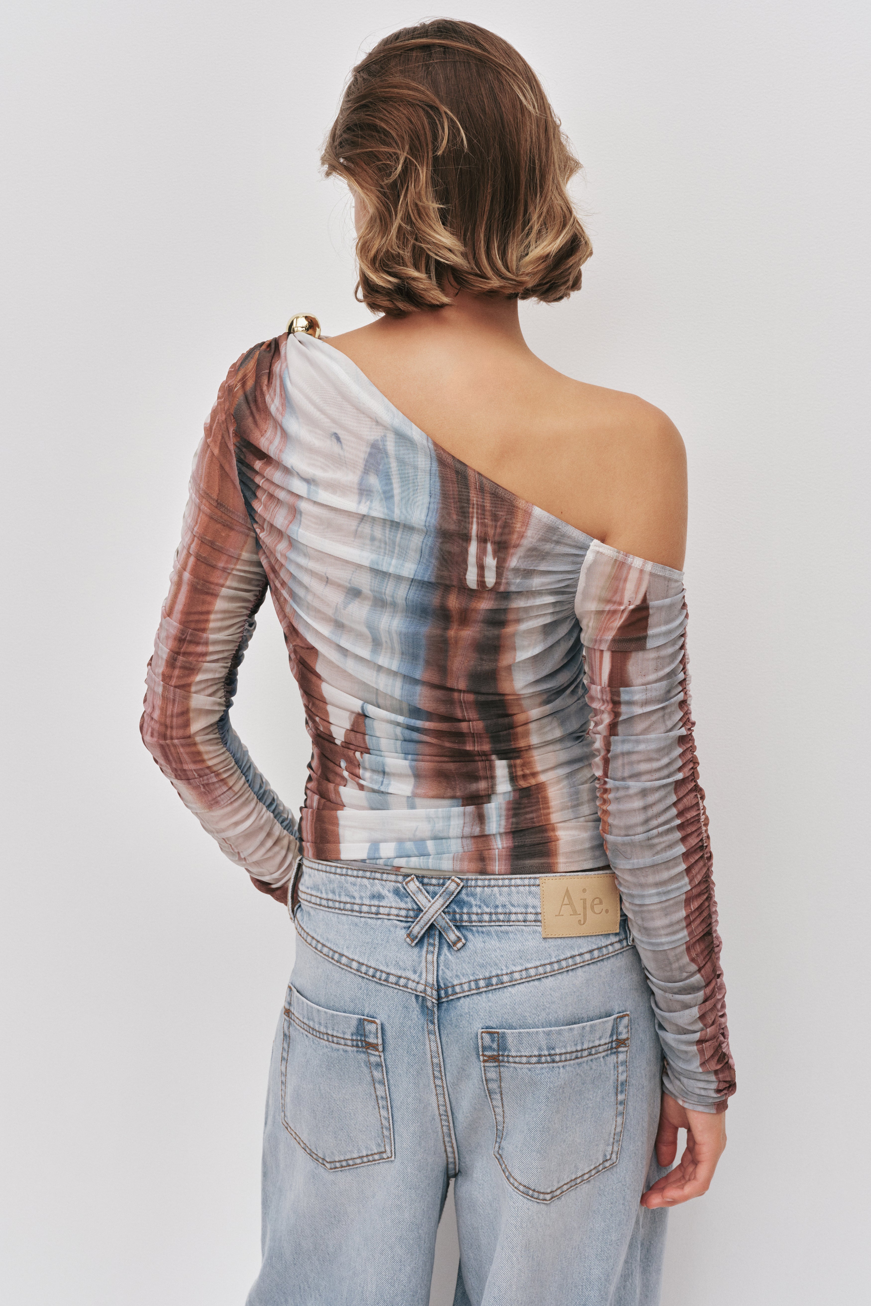 26SU1510_BL-REV_5_1770597105