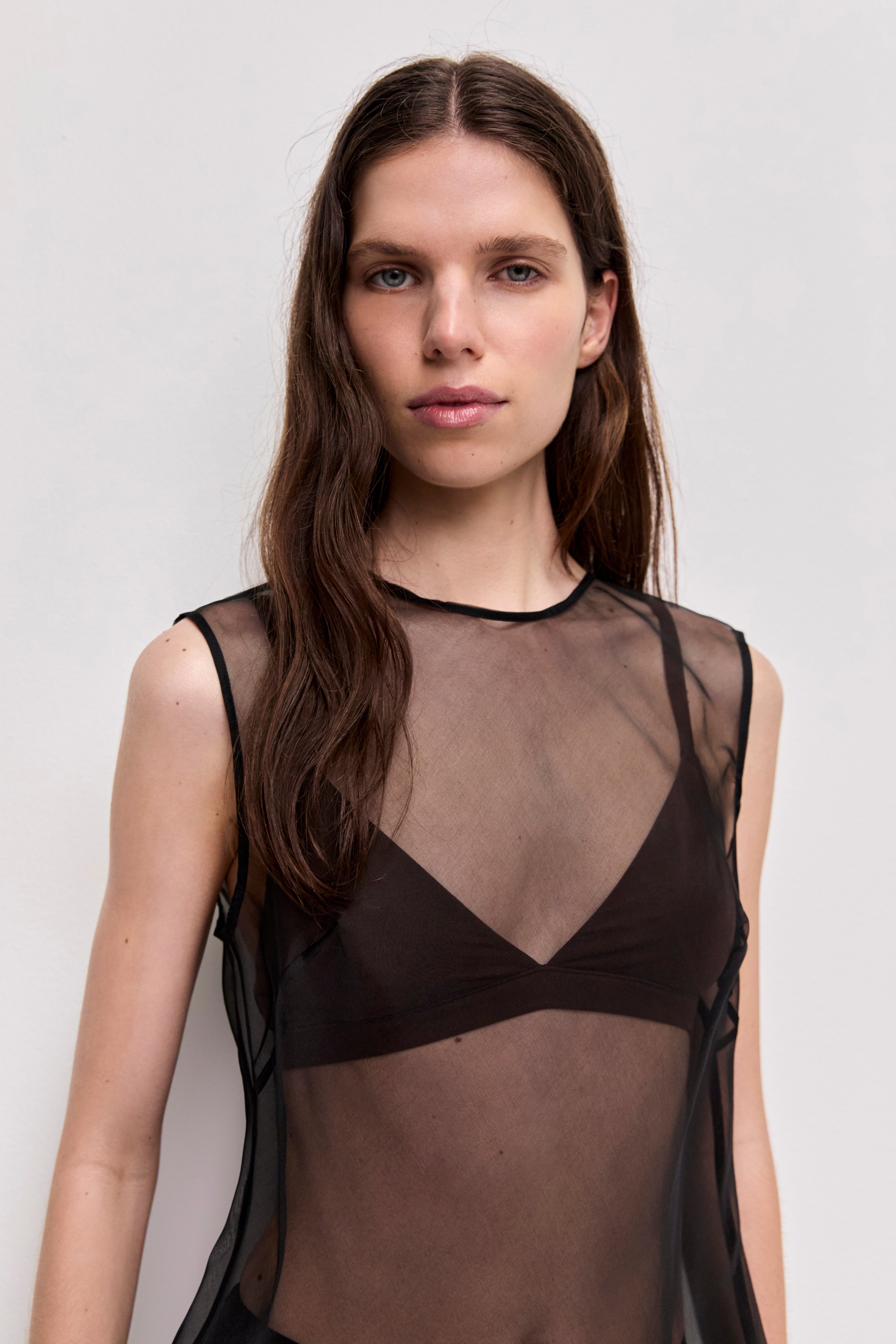 26SU1624_BLK_4_1772493461