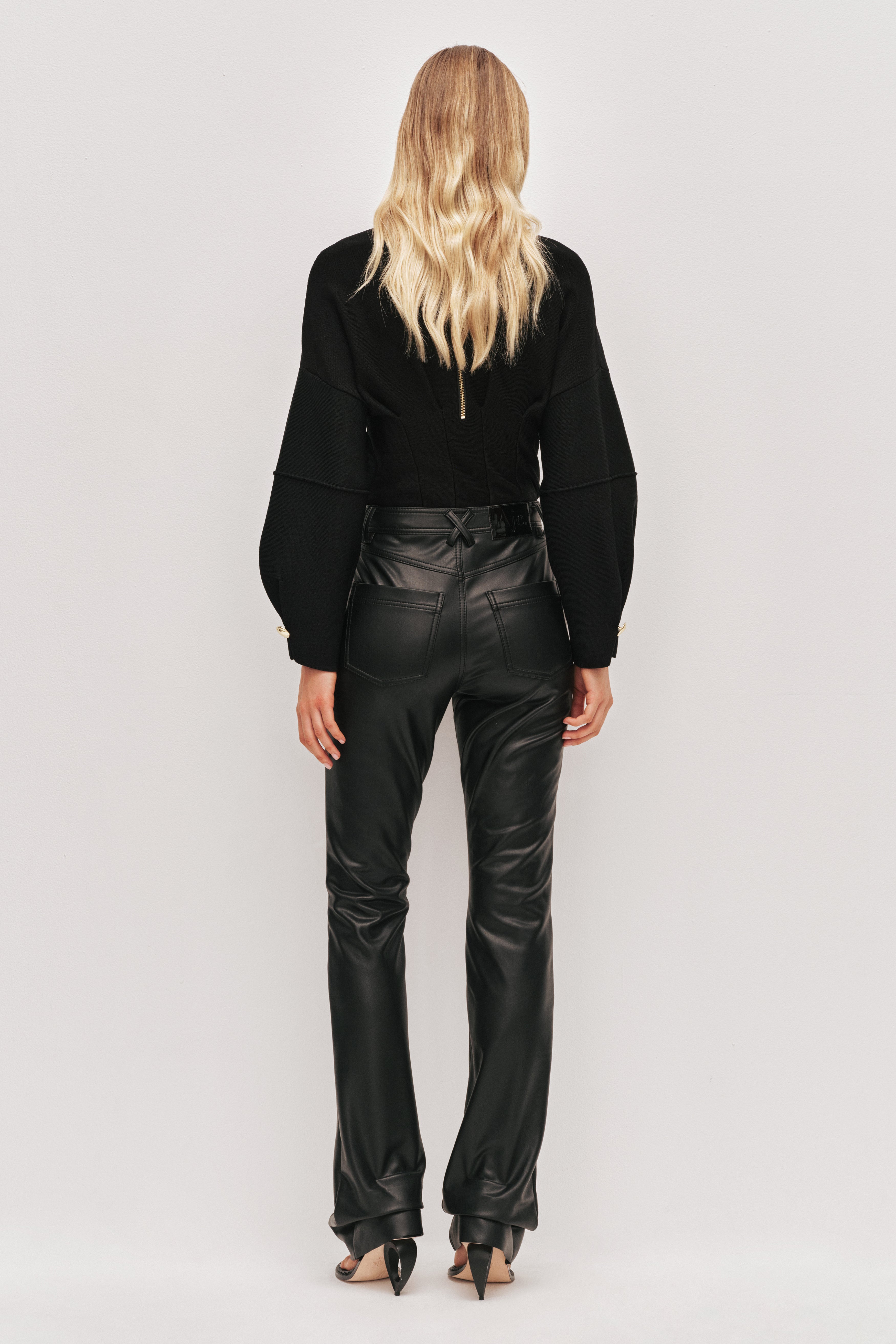 26SU3143_BLK_6_1776392160