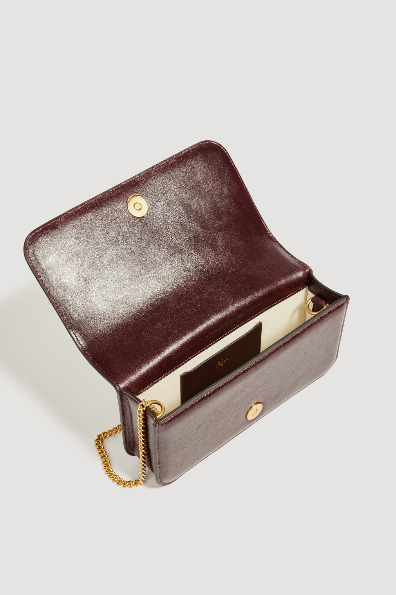 26SU6085_MERLOT_3_1770095377