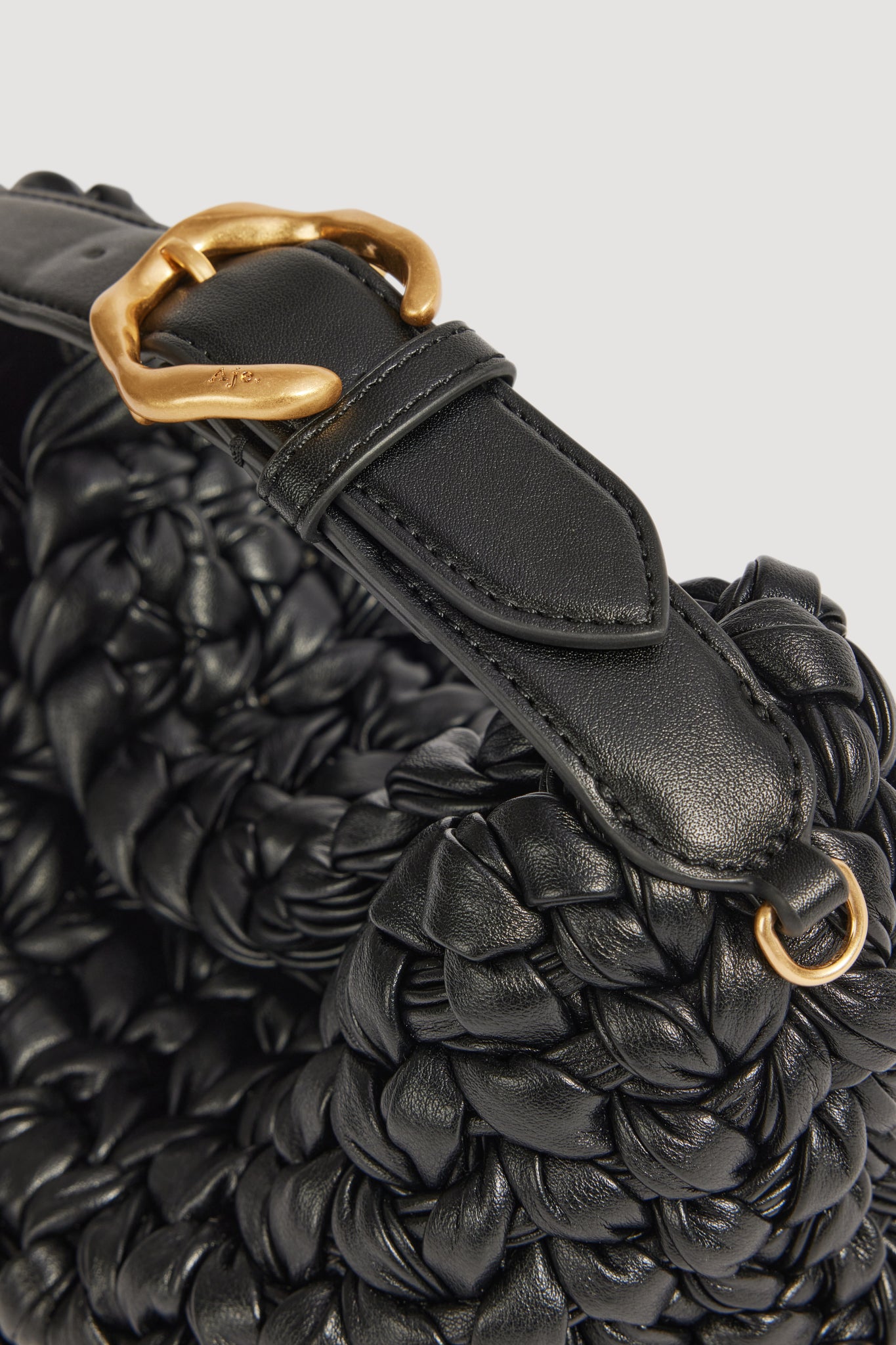 26SU6815_BLK_2_1771208851