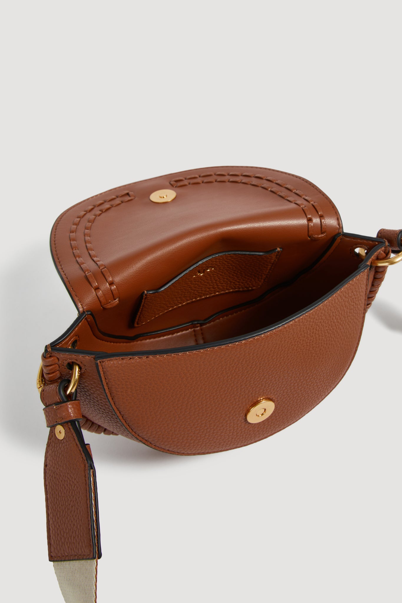 26SU6825_SPCD-CHAI_3_1765331705