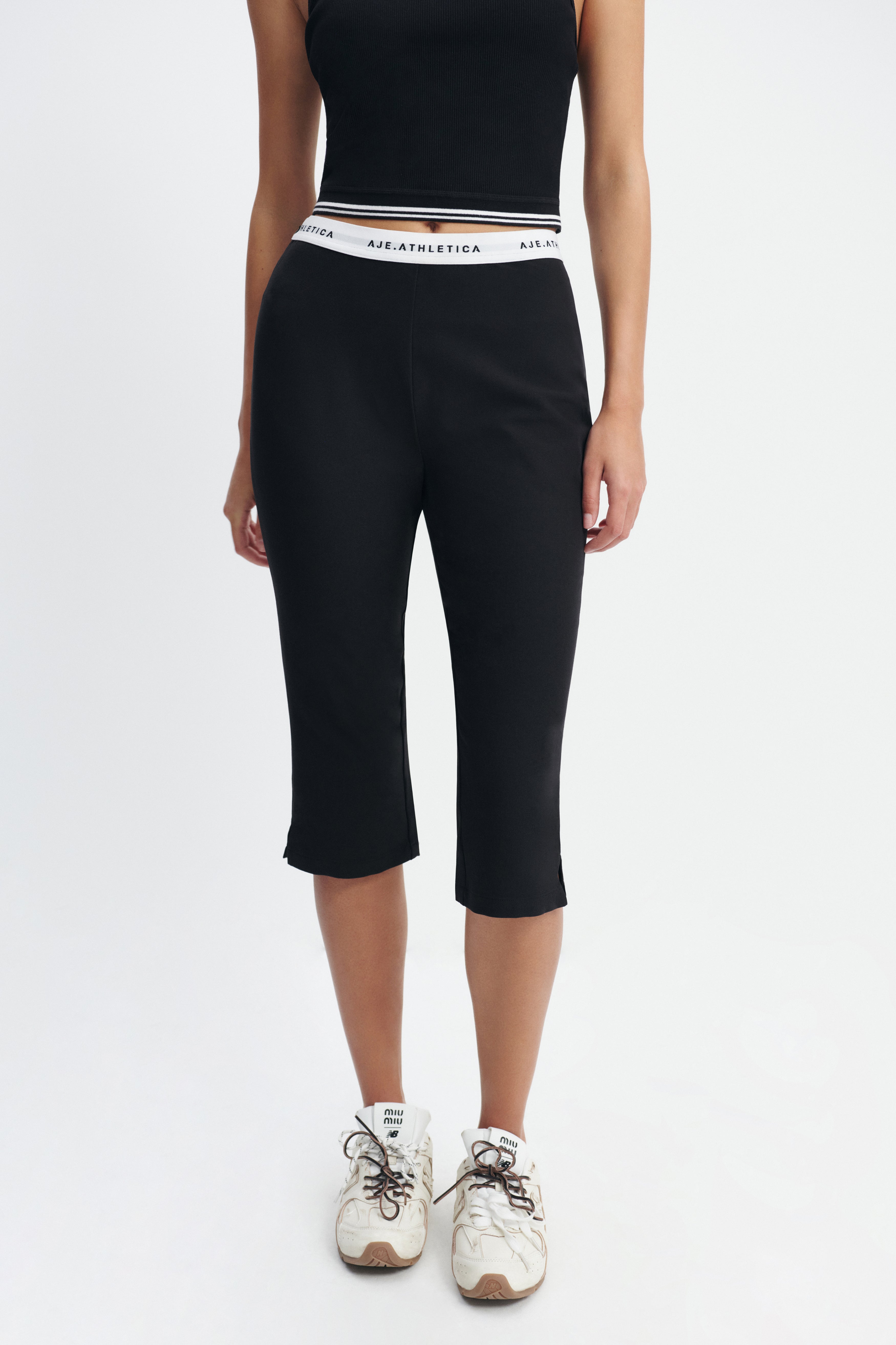 Logo Elastic Capri Pant