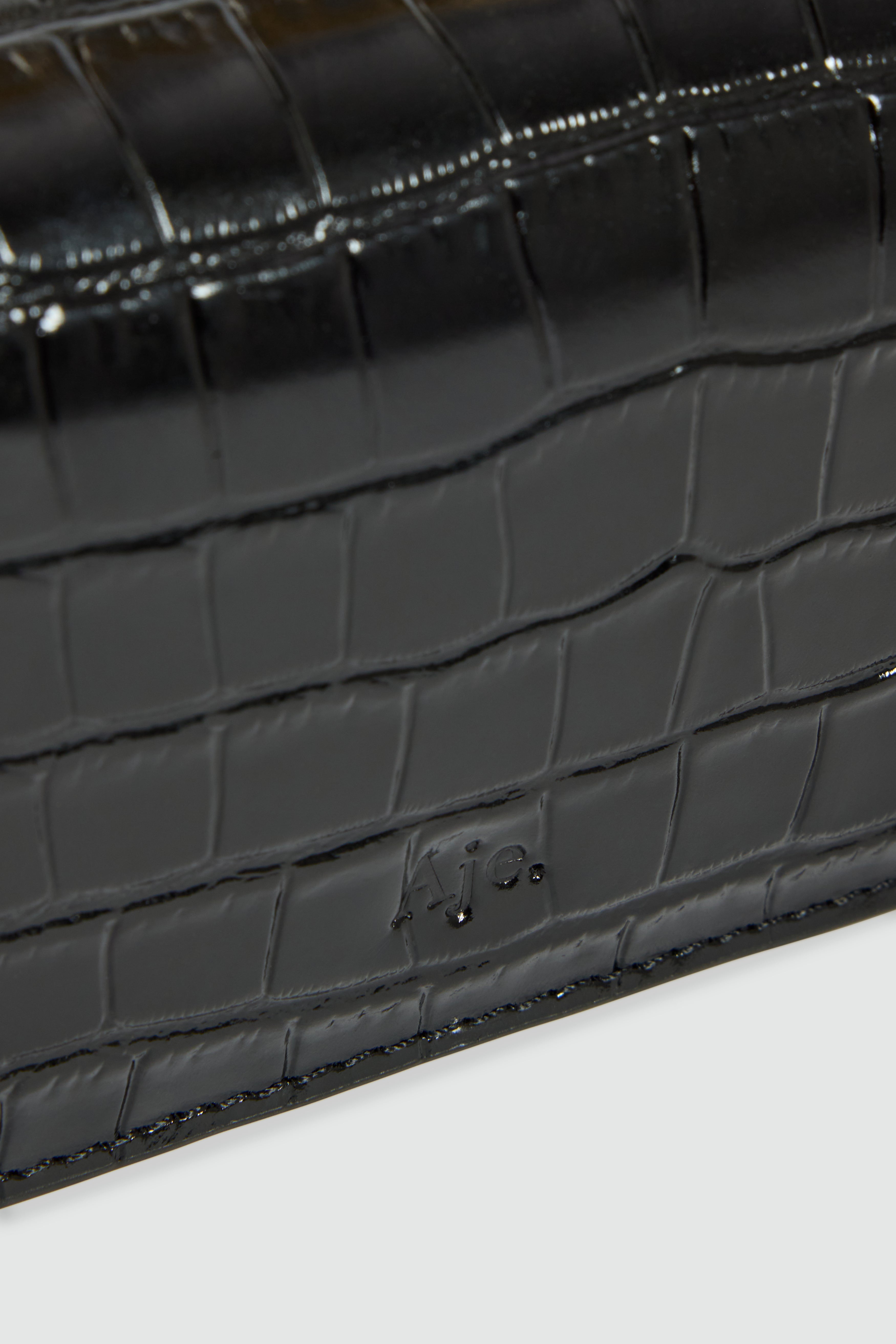 27RE6080_BLK-CROC_2_1790555494