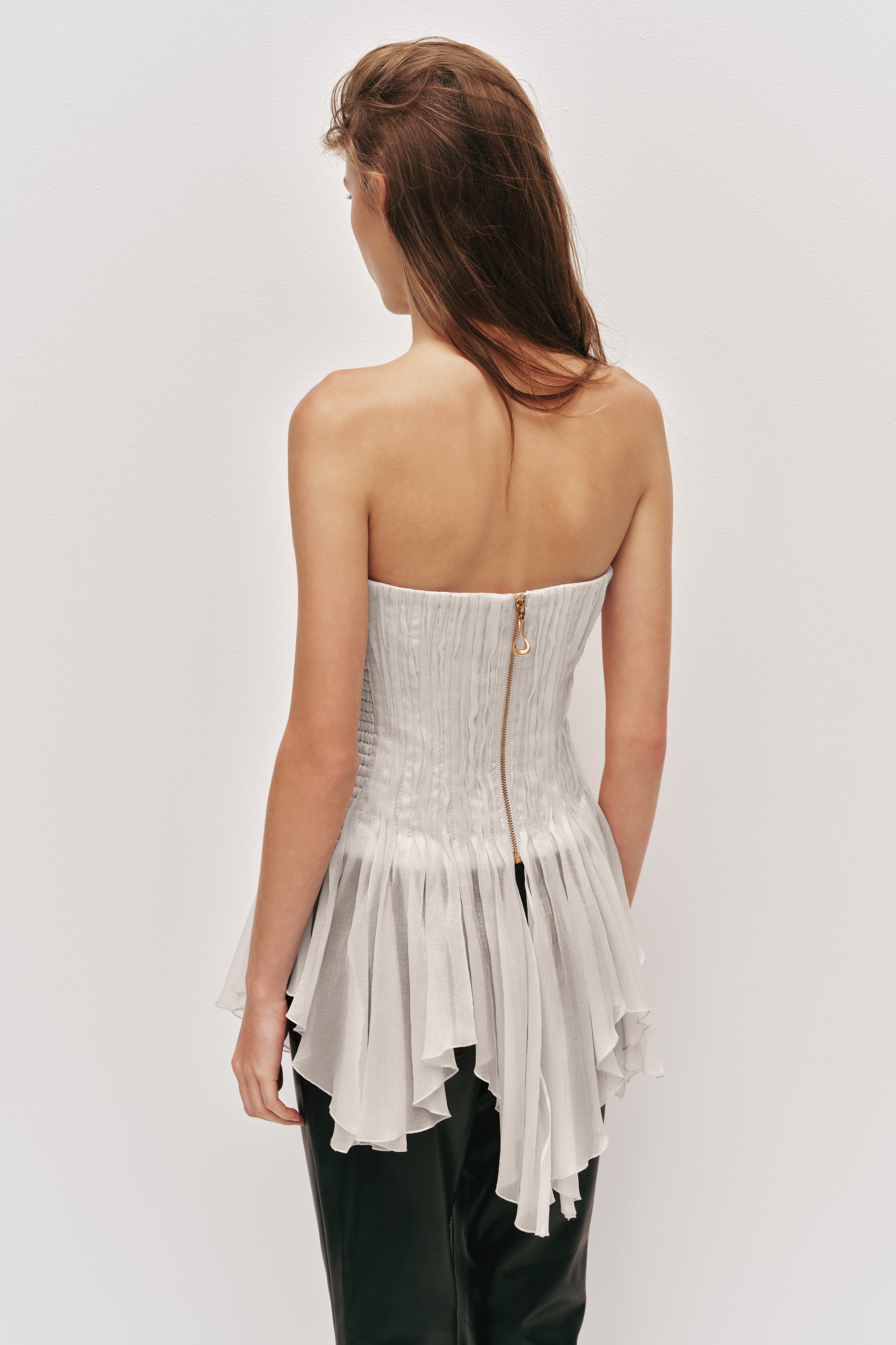 Nisha Bustier