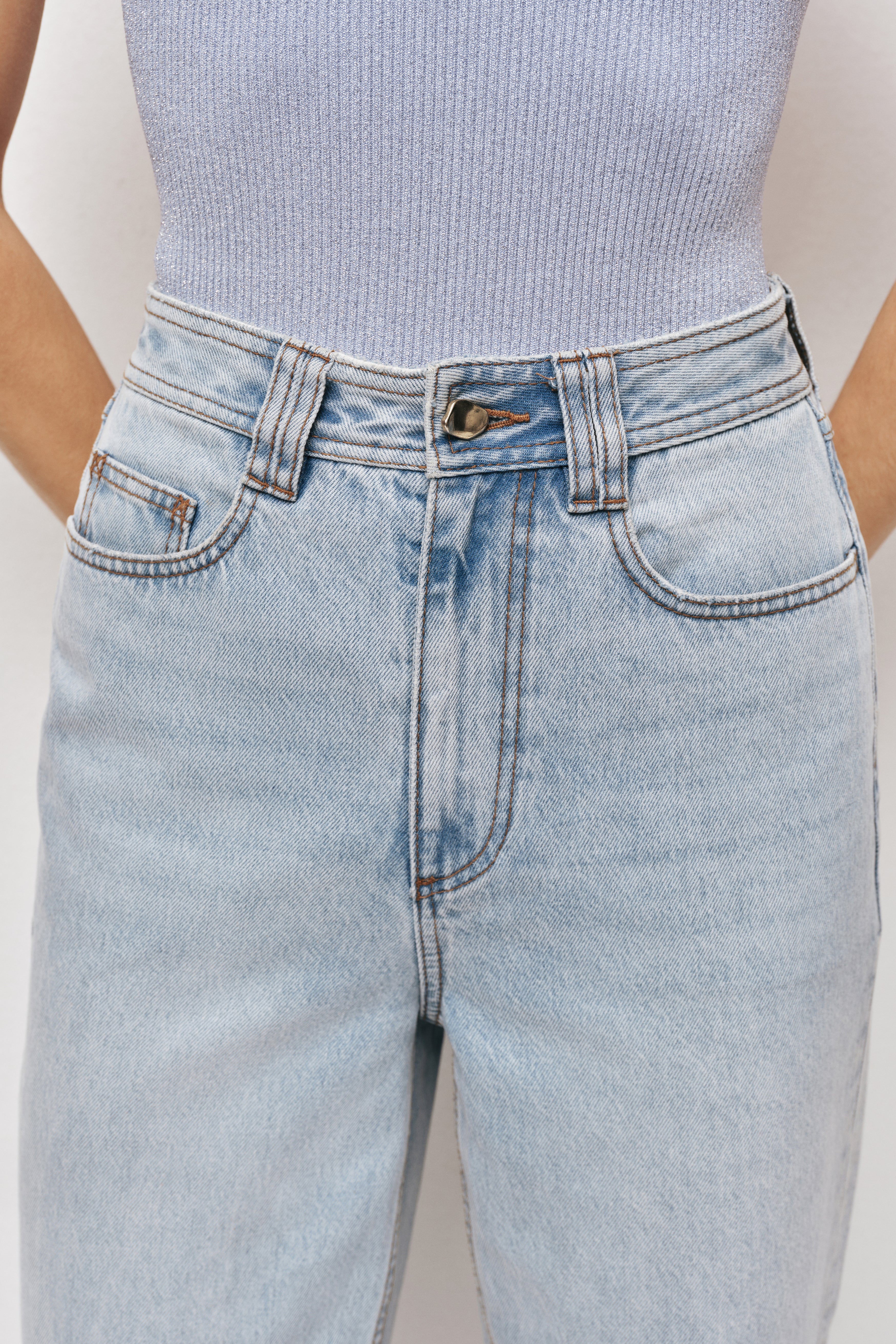 Billie Straight Ankle Jean