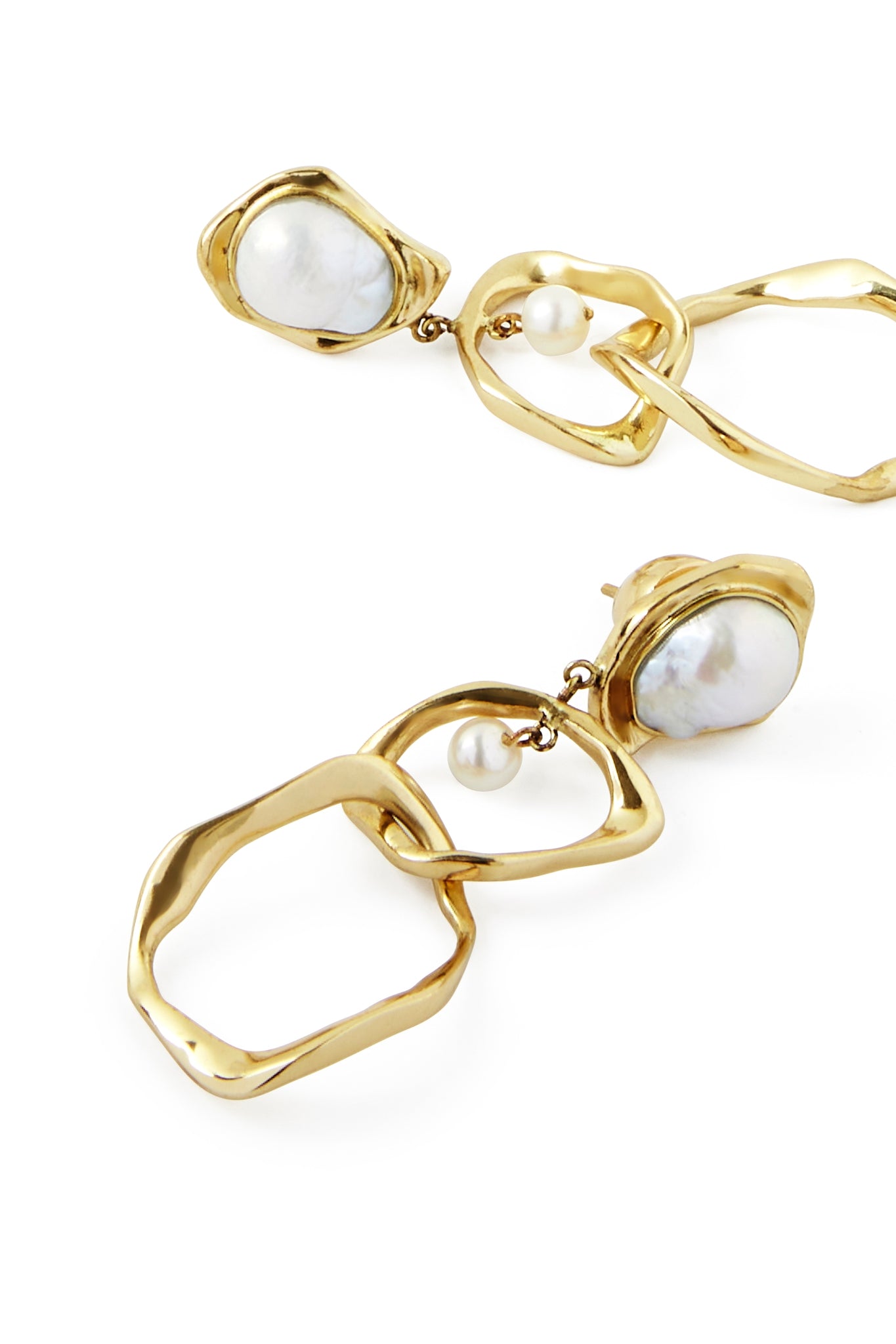 Palms Pearl Drop Earring