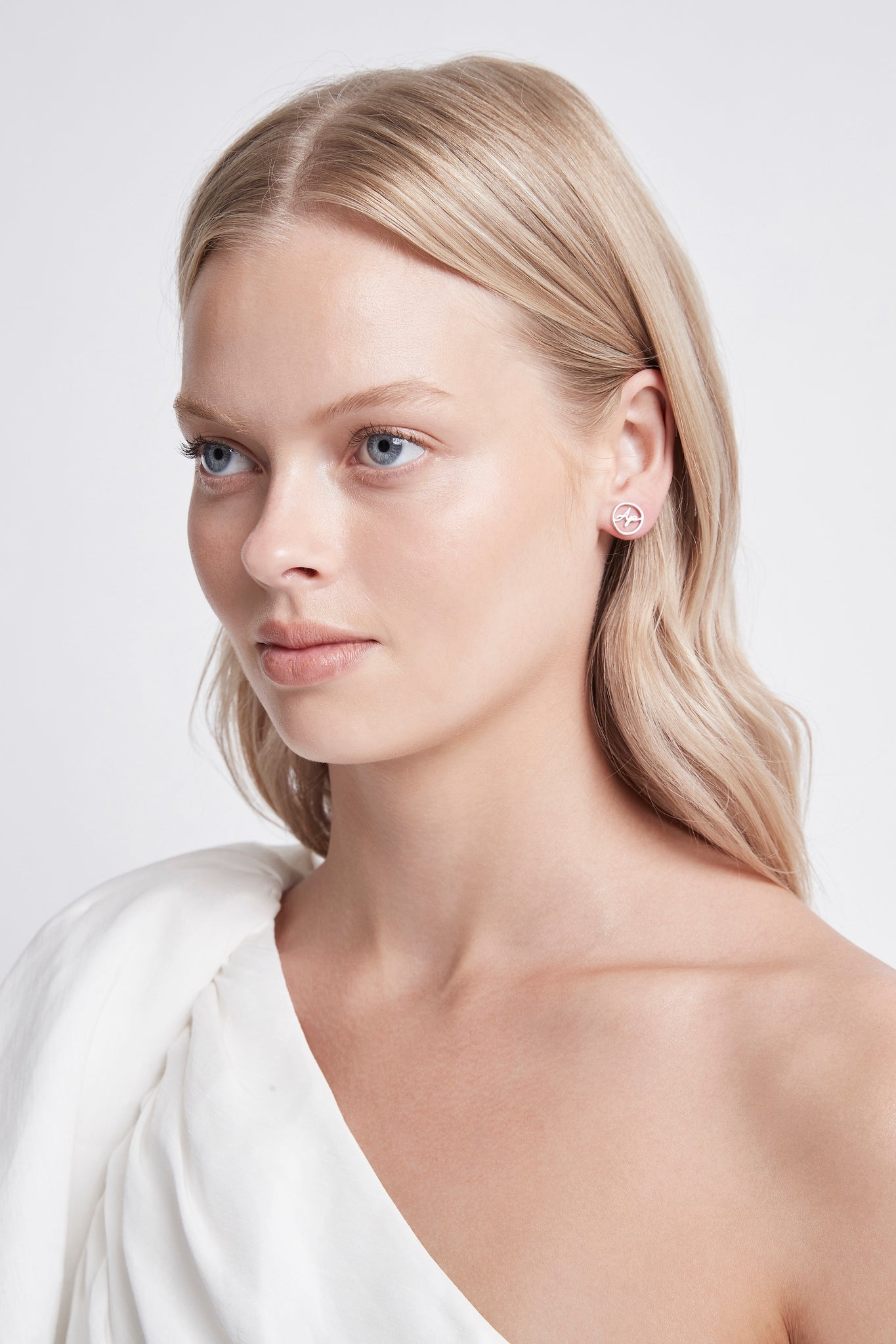 Aje Signature Round Stud