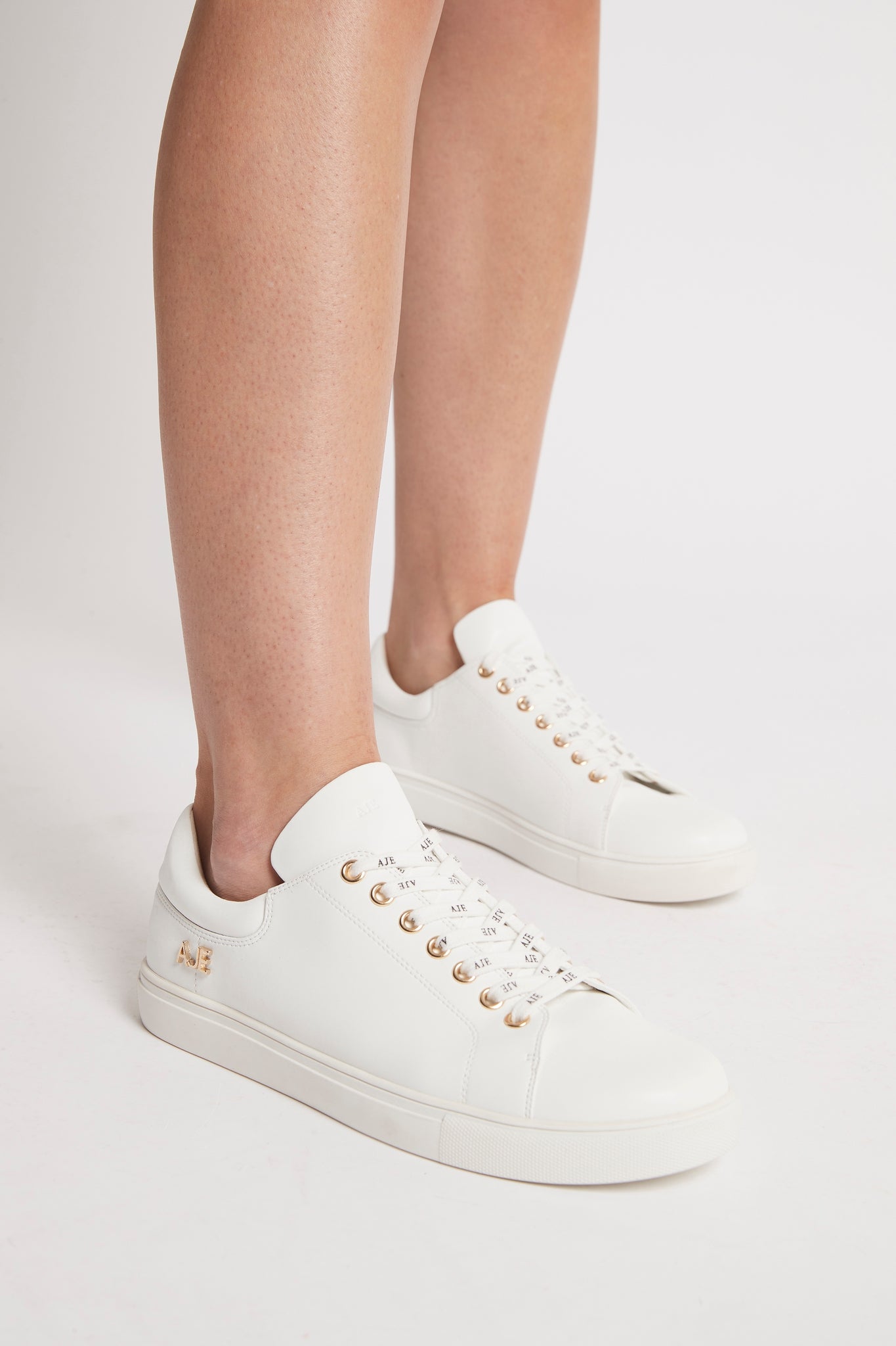 Hazel Gold Logo Trainer